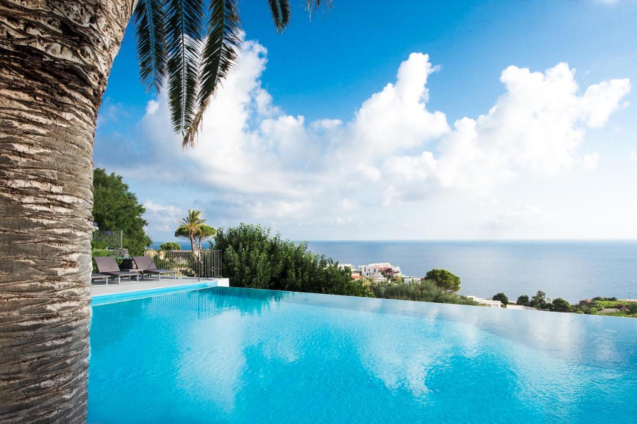 Ravesi Hotel 3*