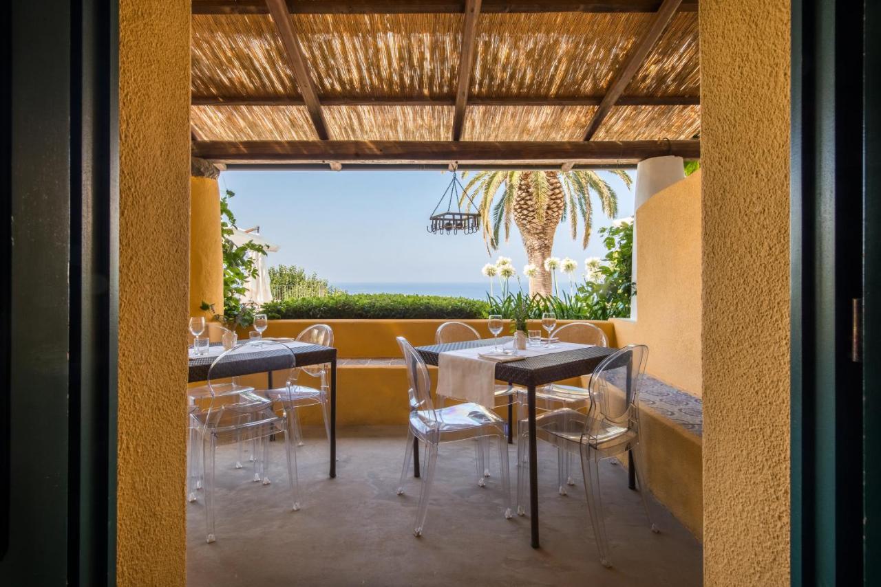 Ravesi Hotel