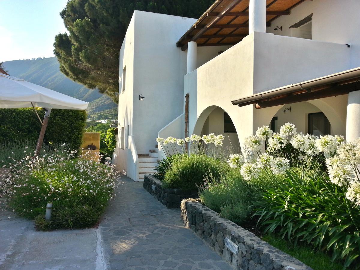 Ravesi Hotel